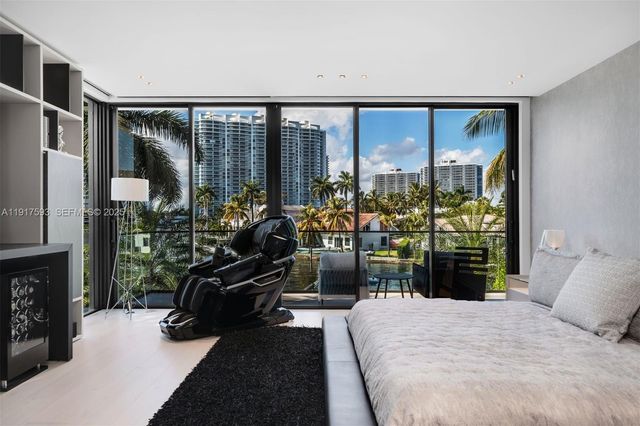 342 S Parkway, Golden Beach, FL 33160