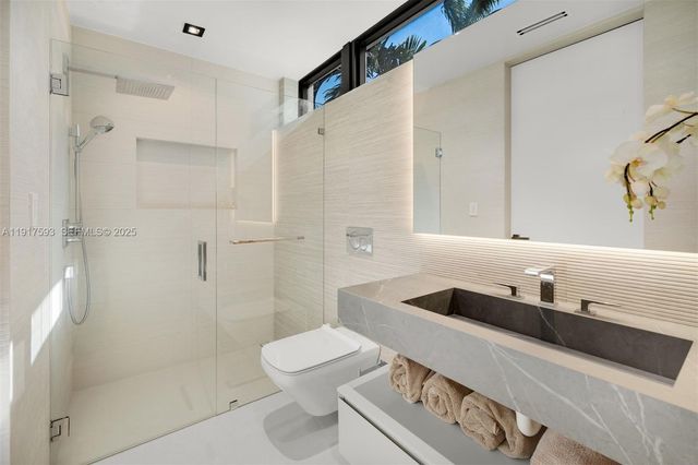 342 S Parkway, Golden Beach, FL 33160