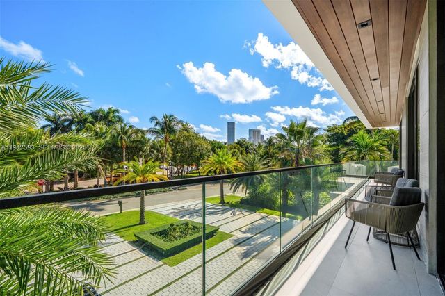 342 S Parkway, Golden Beach, FL 33160