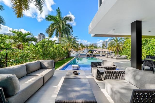 342 S Parkway, Golden Beach, FL 33160