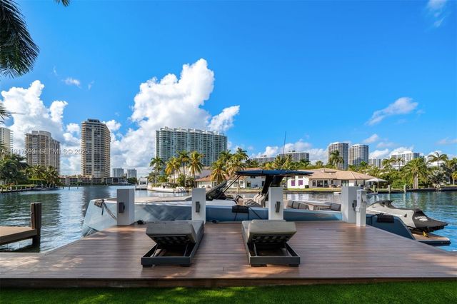 342 S Parkway, Golden Beach, FL 33160