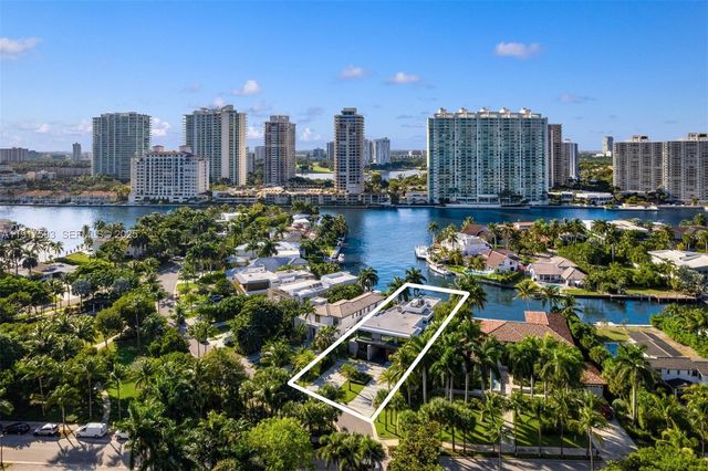 342 S Parkway, Golden Beach, FL 33160