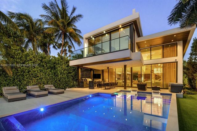 342 S Parkway, Golden Beach, FL 33160