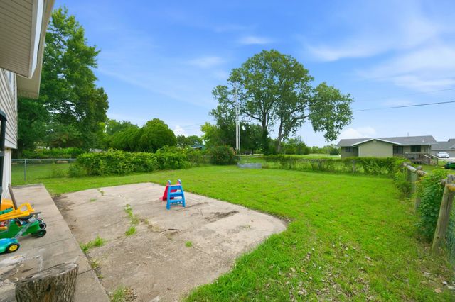 426 Village Rd, El Dorado, KS 67042