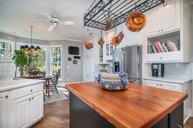 762 Wraggs Ferry Rd., Georgetown, SC 29440