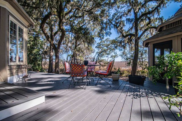 762 Wraggs Ferry Rd., Georgetown, SC 29440