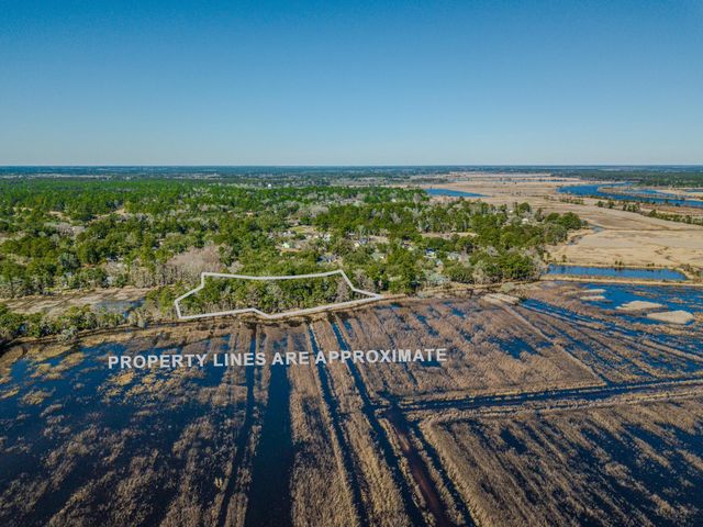 762 Wraggs Ferry Rd., Georgetown, SC 29440