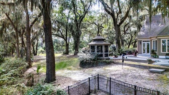 762 Wraggs Ferry Rd., Georgetown, SC 29440