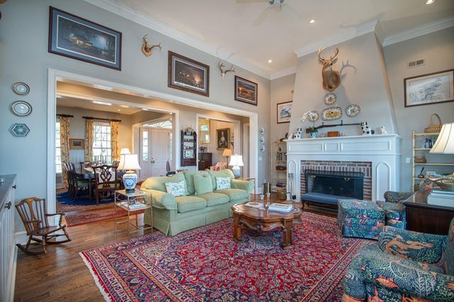 762 Wraggs Ferry Rd., Georgetown, SC 29440