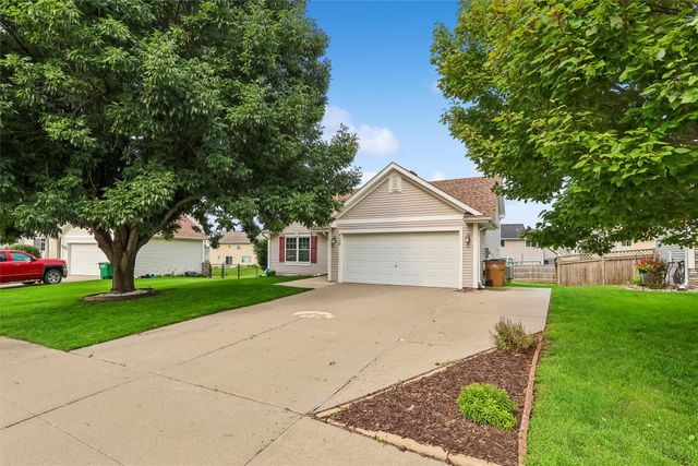430 NE 60th Street, Pleasant Hill, IA 50327