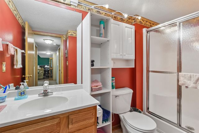 430 NE 60th Street, Pleasant Hill, IA 50327