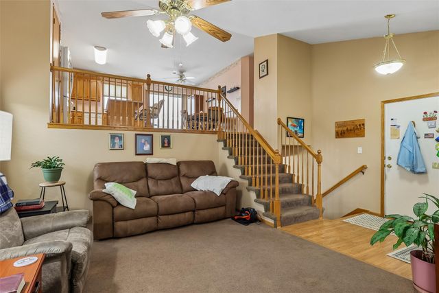 430 NE 60th Street, Pleasant Hill, IA 50327