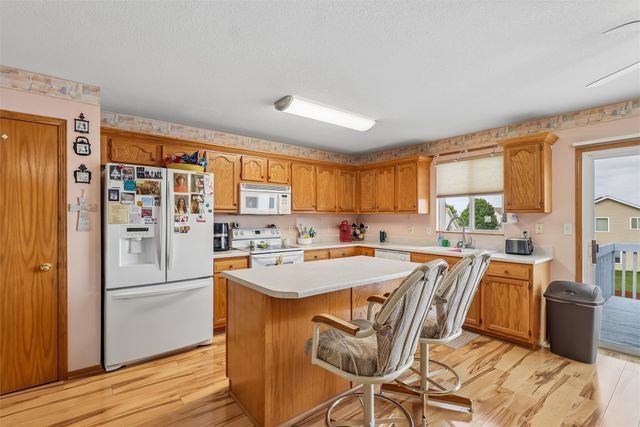 430 NE 60th Street, Pleasant Hill, IA 50327