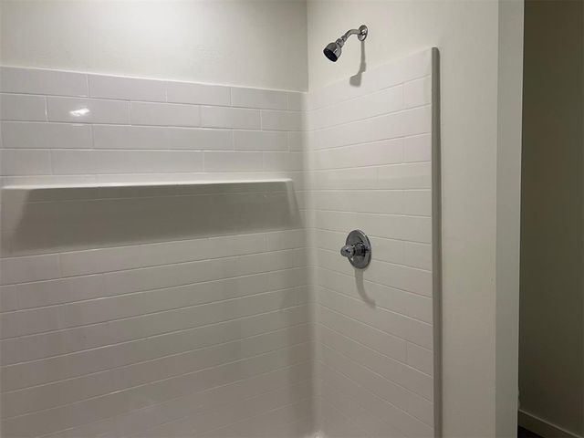 2051 Brush Creek Way, Newcastle, OK 73065