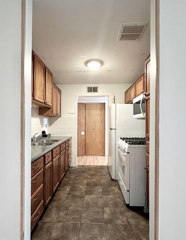 6A Kingery Quarter Road 203, Willowbrook, IL 60527