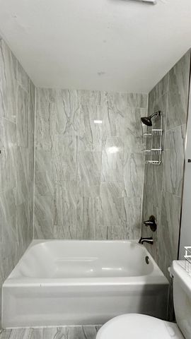6A Kingery Quarter Road 203, Willowbrook, IL 60527