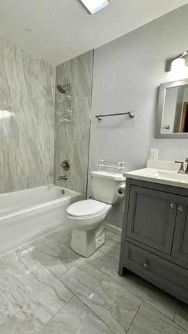 6A Kingery Quarter Road 203, Willowbrook, IL 60527