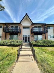 6A Kingery Quarter Road 203, Willowbrook, IL 60527