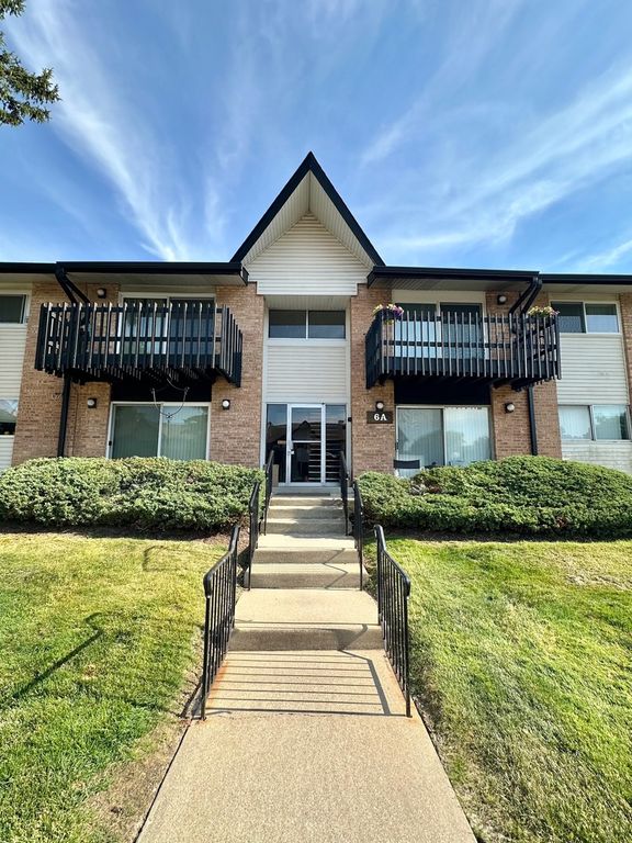 6A Kingery Quarter Road 203, Willowbrook, IL 60527