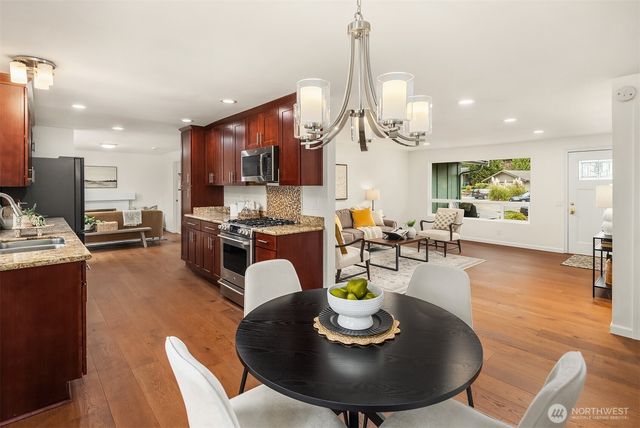 16708 NE 91st Place, Redmond, WA 98052