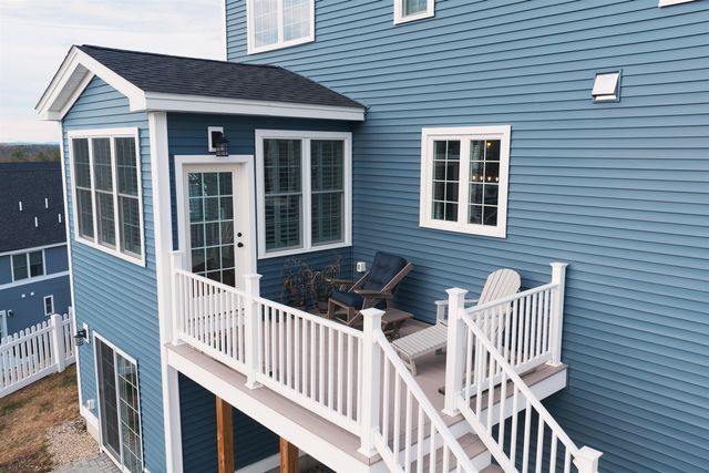 12 Summit Circle, Newmarket, NH 03857