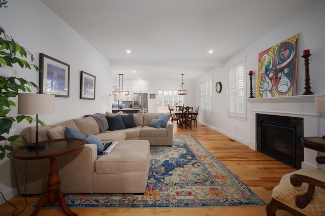 12 Summit Circle, Newmarket, NH 03857