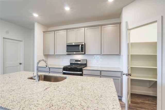 3918 Windy Whisper Drive, Brookshire, TX 77423