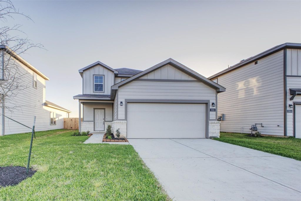 3918 Windy Whisper Drive, Brookshire, TX 77423