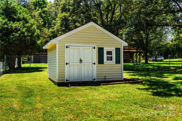 1082 Perth Road, Troutman, NC 28166