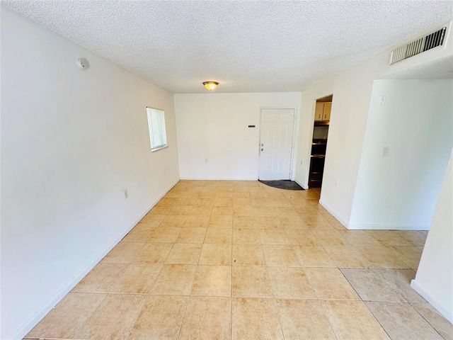 1068 N BENOIST FARMS Road 302, West Palm Beach, FL 33411