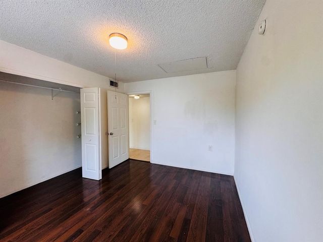 1068 N BENOIST FARMS Road 302, West Palm Beach, FL 33411