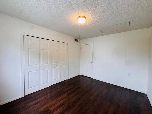 1068 N BENOIST FARMS Road 302, West Palm Beach, FL 33411