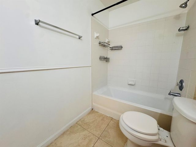 1068 N BENOIST FARMS Road 302, West Palm Beach, FL 33411