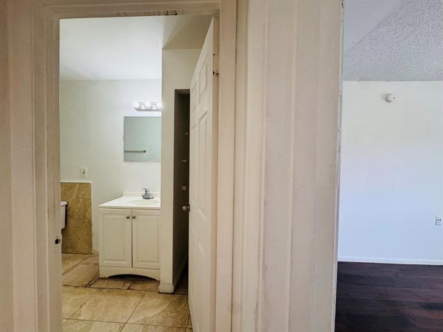 1068 N BENOIST FARMS Road 302, West Palm Beach, FL 33411
