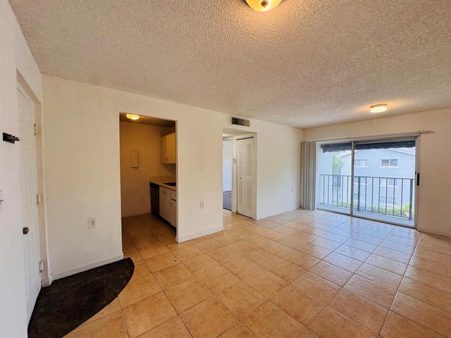 1068 N BENOIST FARMS Road 302, West Palm Beach, FL 33411