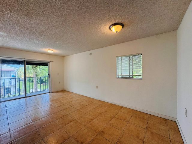 1068 N BENOIST FARMS Road 302, West Palm Beach, FL 33411