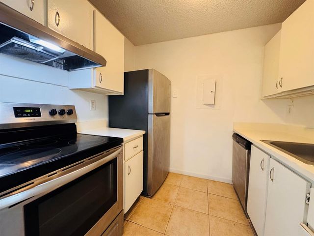 1068 N BENOIST FARMS Road 302, West Palm Beach, FL 33411