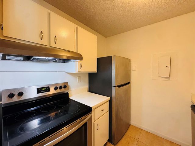 1068 N BENOIST FARMS Road 302, West Palm Beach, FL 33411