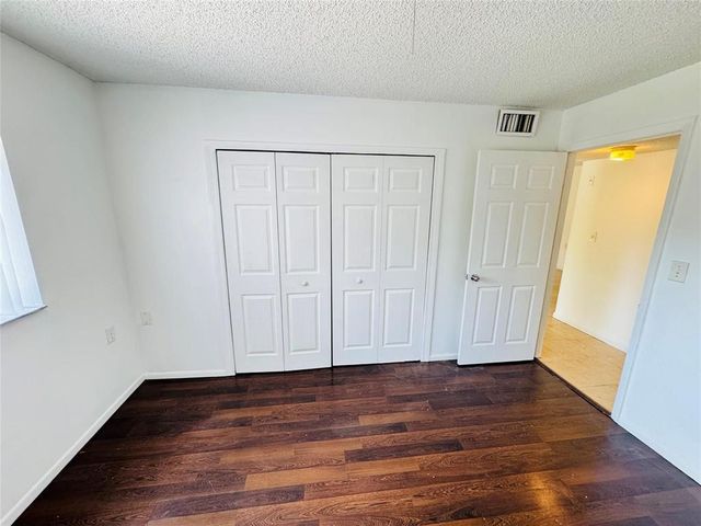 1068 N BENOIST FARMS Road 302, West Palm Beach, FL 33411
