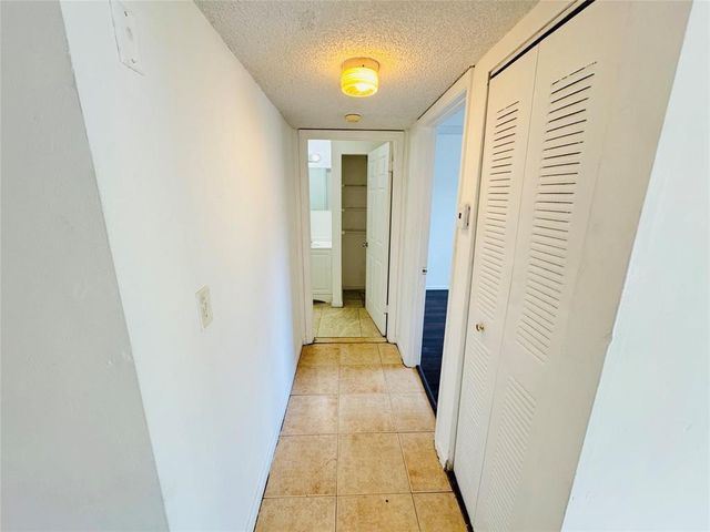 1068 N BENOIST FARMS Road 302, West Palm Beach, FL 33411