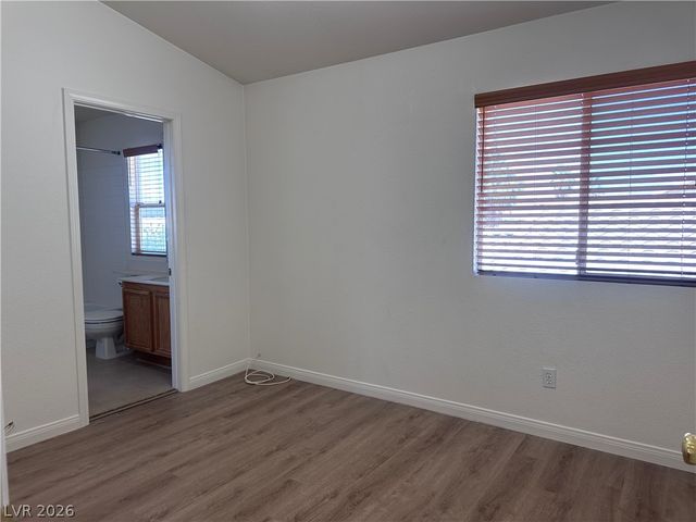 920 Golden Hawk Way, Las Vegas, NV 89108