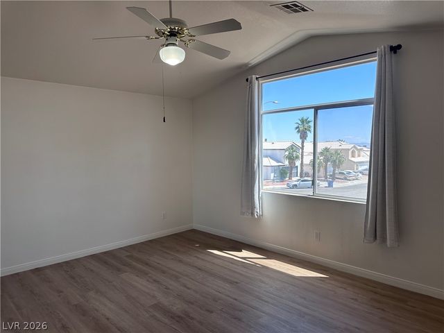 920 Golden Hawk Way, Las Vegas, NV 89108