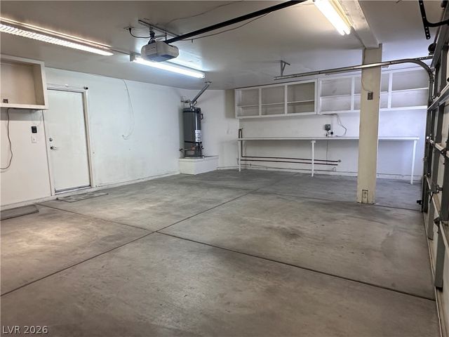 920 Golden Hawk Way, Las Vegas, NV 89108