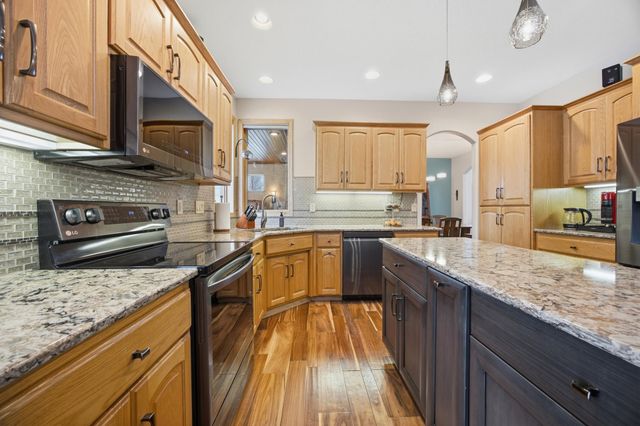 2518 Parkview Drive S, Fargo, ND 58103