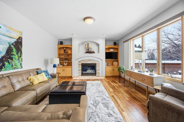 2518 Parkview Drive S, Fargo, ND 58103