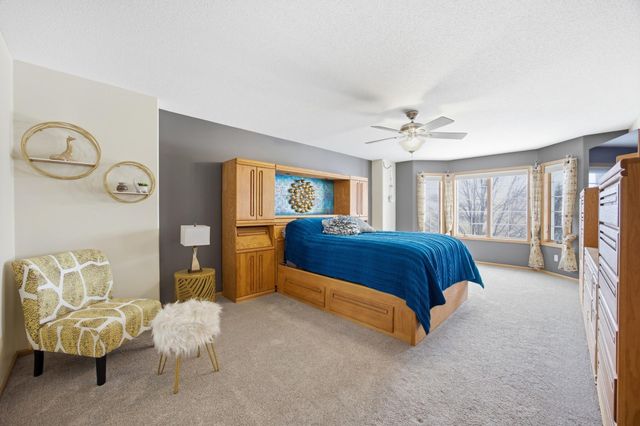 2518 Parkview Drive S, Fargo, ND 58103