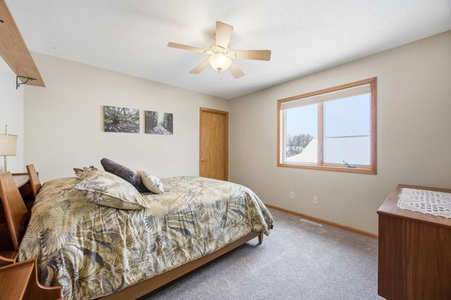 2518 Parkview Drive S, Fargo, ND 58103