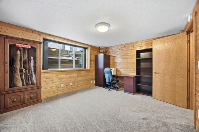 2518 Parkview Drive S, Fargo, ND 58103