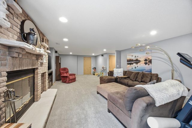 2518 Parkview Drive S, Fargo, ND 58103