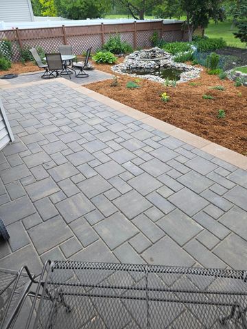 2518 Parkview Drive S, Fargo, ND 58103